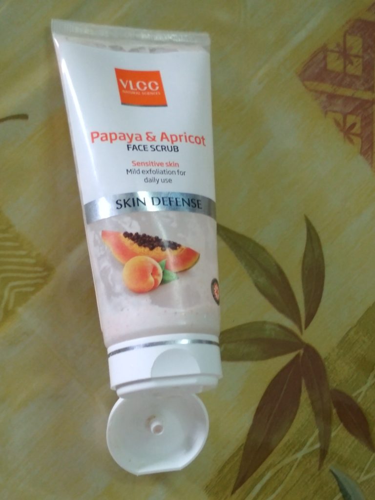 Packaging Of VLCC Papaya And Apricot Face Scrub