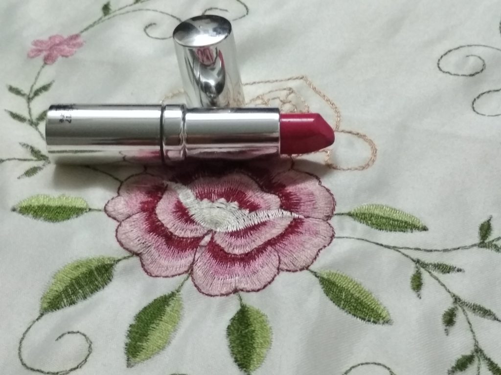Bullet of Colorbar Matte Touch lipstick In the Shade 33 M Tooty Fruity