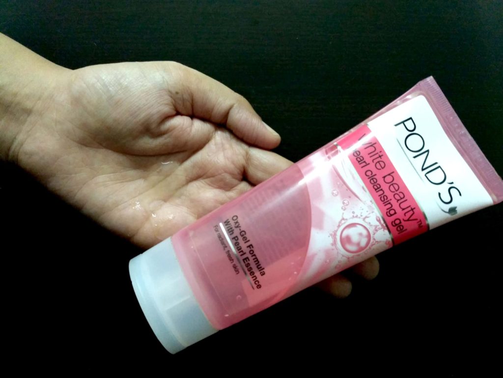 Pea Sized Amount Of Pond’s White Beauty Pearl Cleansing Gel