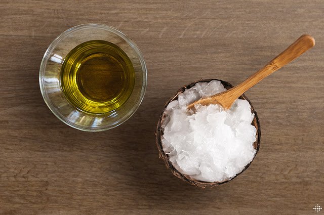 Use Coconut Oil And Olive Oil To Get Glowing Skin