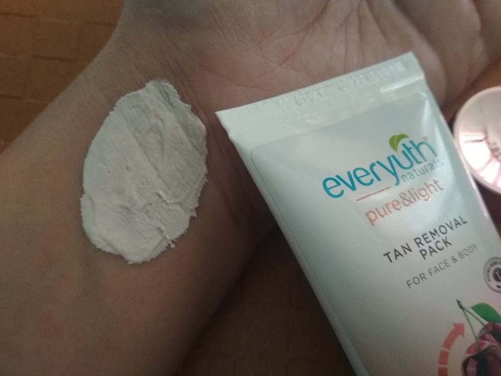 Appearance Of Everyuth Naturals Chocolate & Cherry Tan Removal Pack