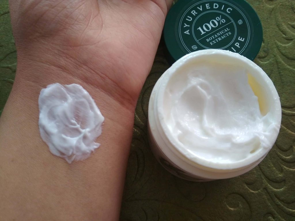 Appearance Of Biotique Coconut Whitening & Brightening Cream