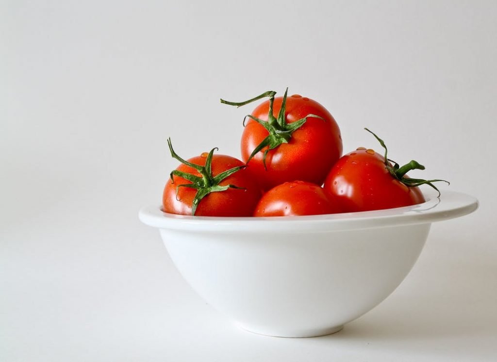 Tomatoes - Effective Home Remedies To Get Clear Skin