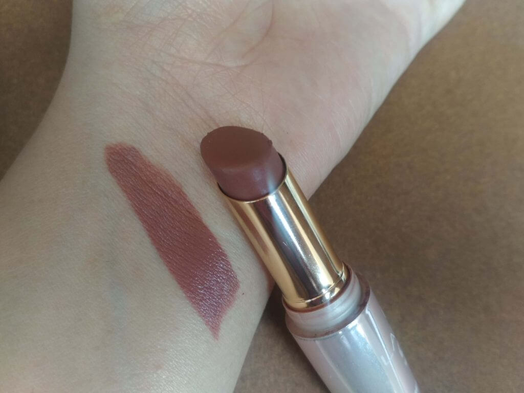 Swatch Of Lakme 9 To 5 Primer + Matte Lip Color - MB3 Brownie Point