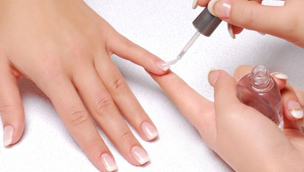How To Whiten Nails – DIY Nail Whitening Methods By The Application Of Base Coat