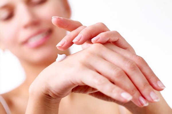 One Of The Simple Beauty Tips For Hands Is To Moisturize The Hands