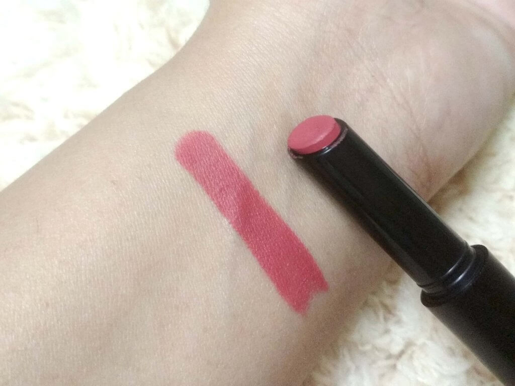 Swatch Of Sugar Click Me Up Velvet Lipstick - 01 Spicy Salmon